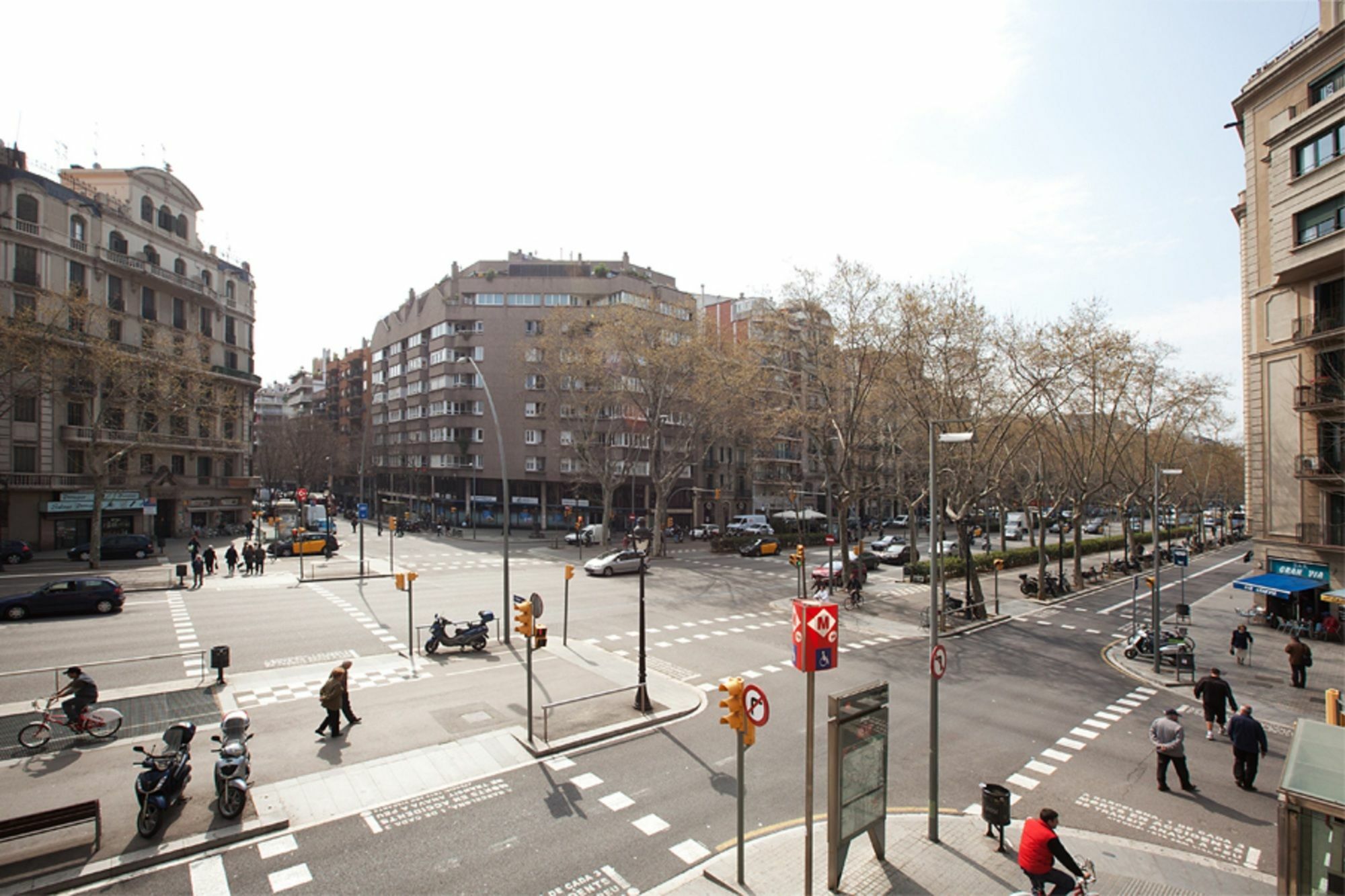 Fira Luxury Nextdoor Apartment Barcelona Exterior photo